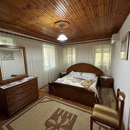 Geri Guesthouse Гирокастра Экстерьер фото