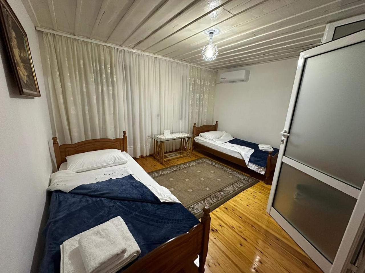 Geri Guesthouse Гирокастра Экстерьер фото
