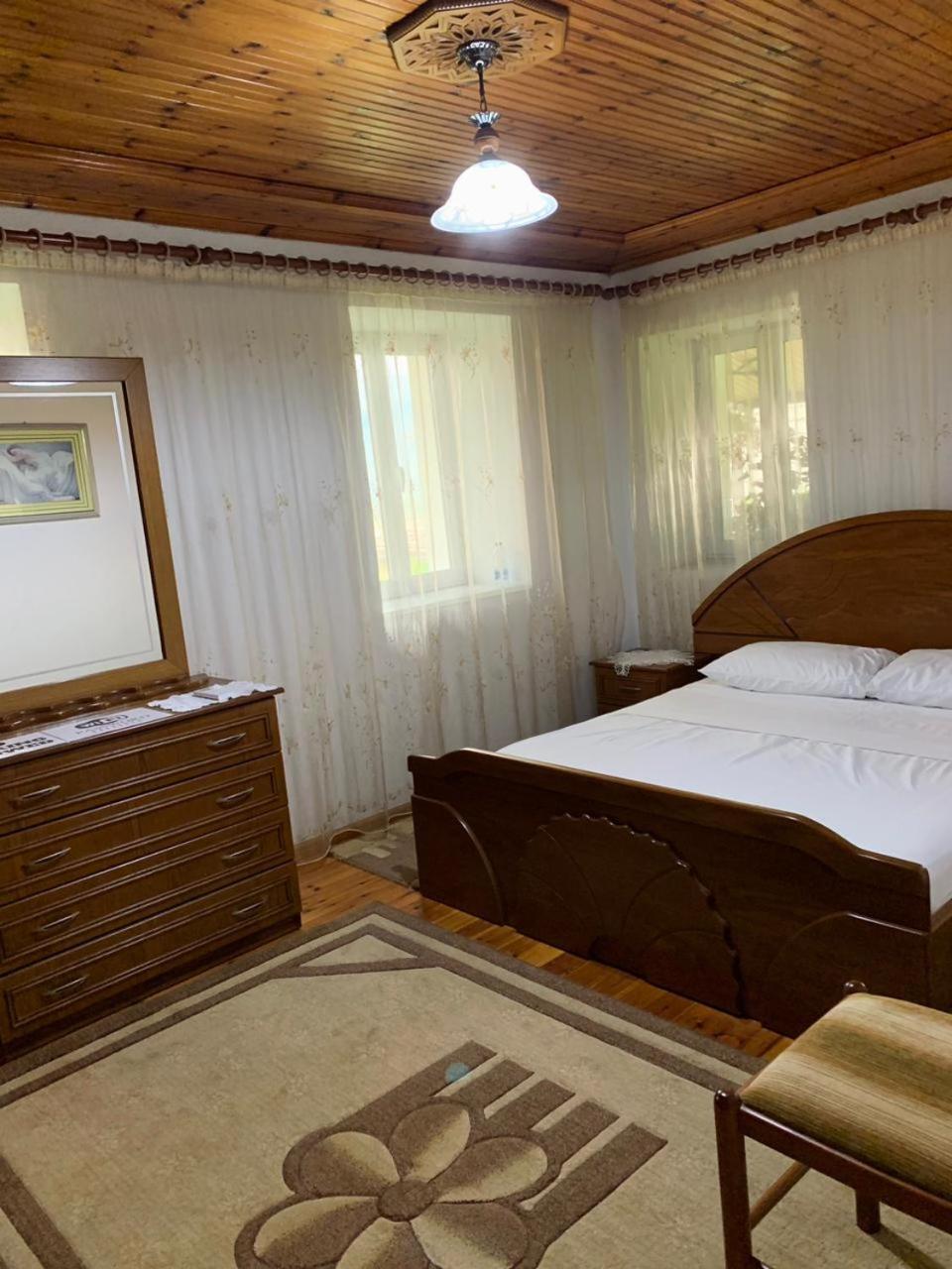 Geri Guesthouse Гирокастра Экстерьер фото