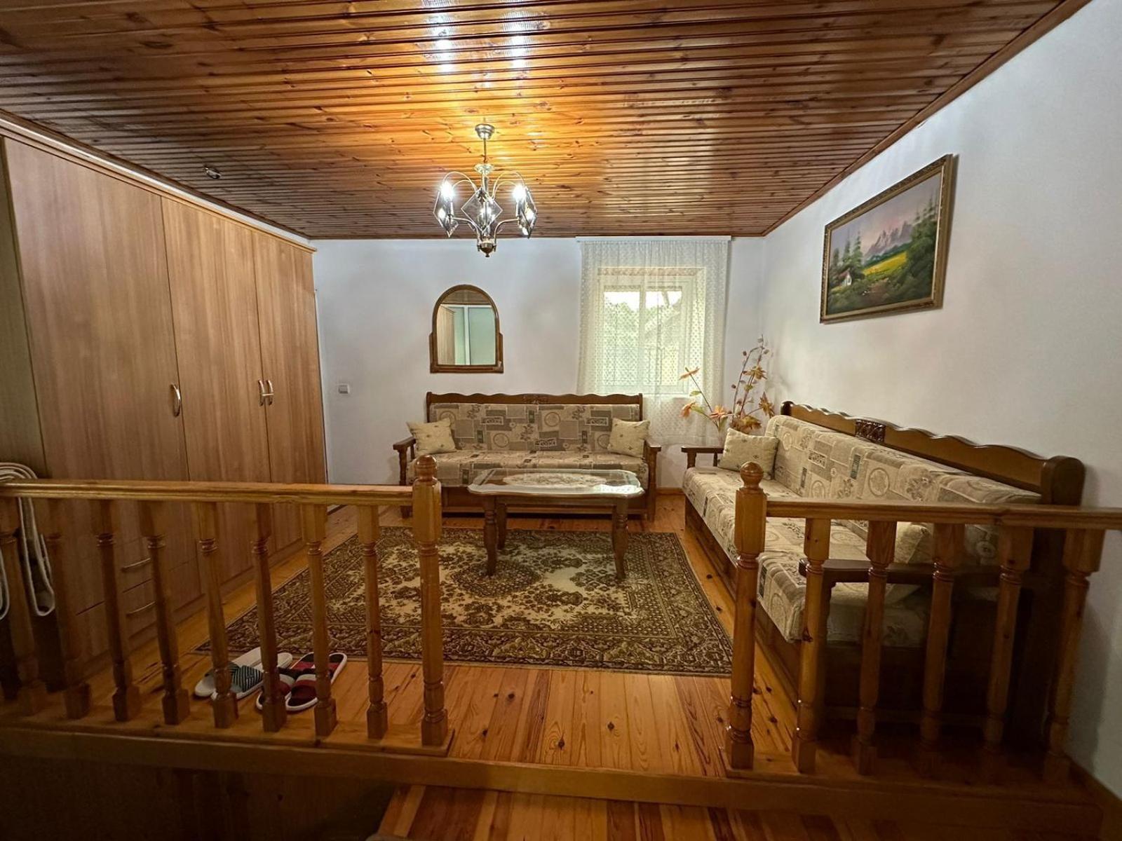 Geri Guesthouse Гирокастра Экстерьер фото